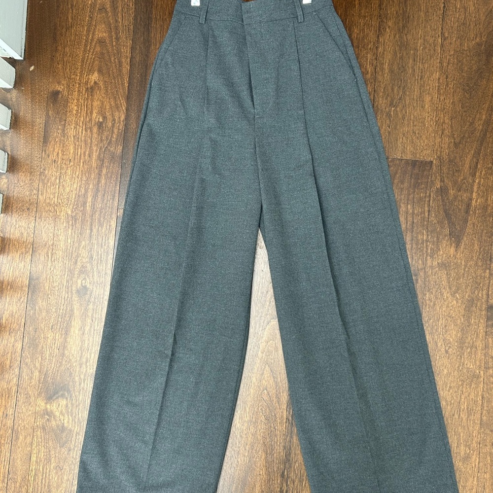 Creased straight leg trousers from 12 STOREEZ. Size  XS.